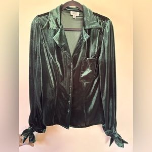 Unique vintage velvety sketchy long sleeve shirt. Size medium.